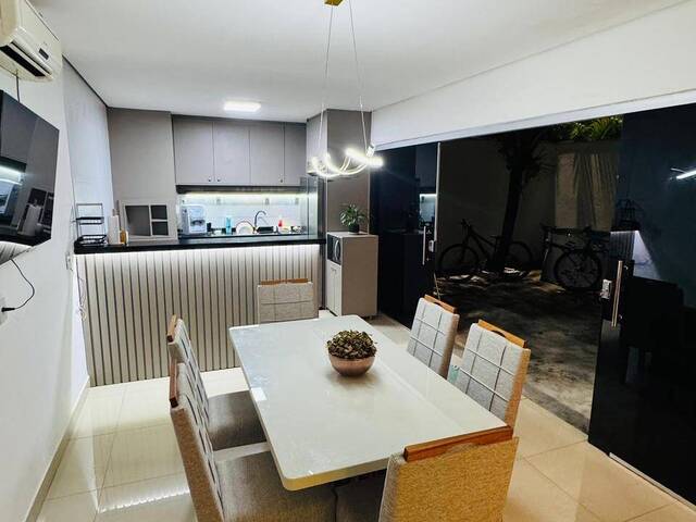 #12 - Casa para Venda em Cuiabá - MT - 1