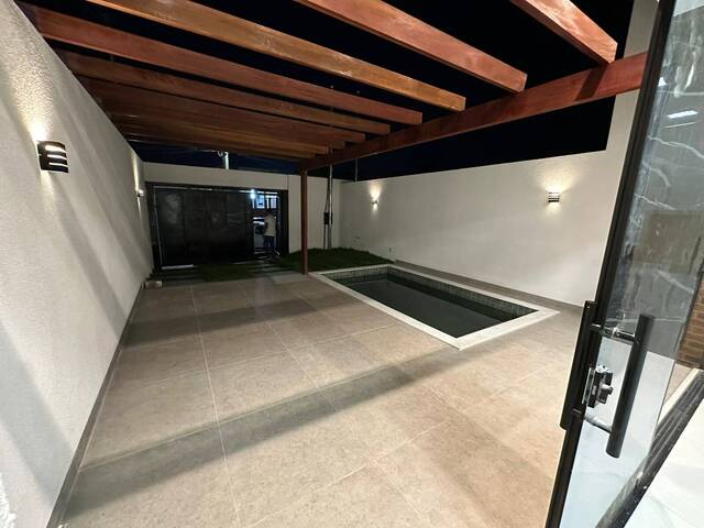 #15 - Casa para Venda em Cuiabá - MT - 1